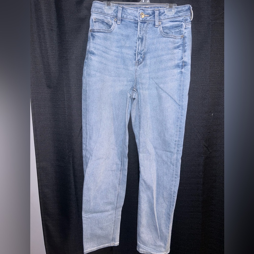 American Eagle Mom Straight Jeans